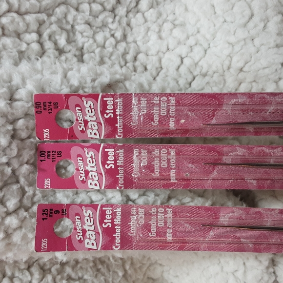 Susan Bates new steel crochet hooks - Picture 2 of 3